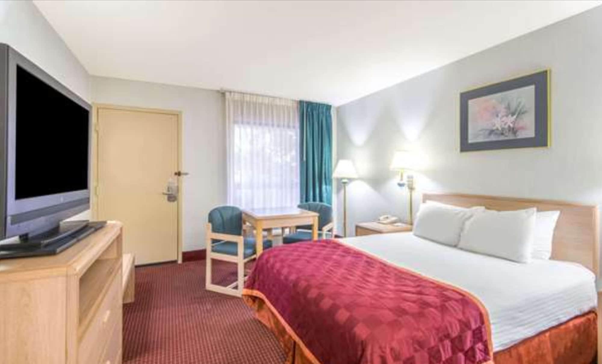 Baymont By Wyndham Topeka Eksteriør bilde